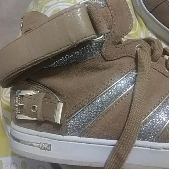 MK Shoes - Picture 2 of 3